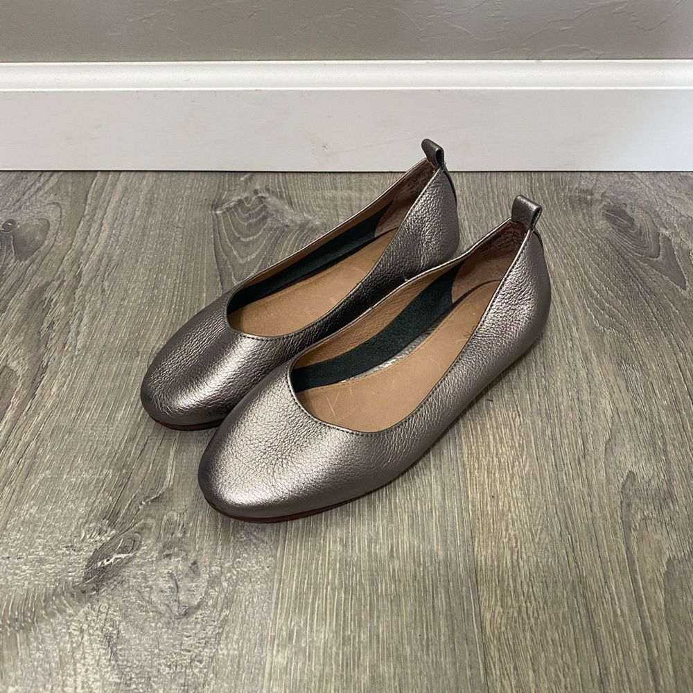 Caslon Gray Metallic Ballet Flats Sz 4.5